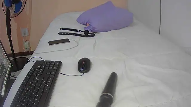 ebonyjezebel online show from December 18, 1:23 pm