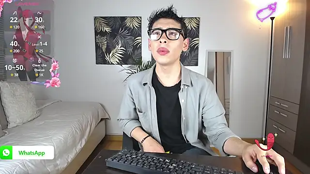 valentino Renato online show from December 3, 12:57 am