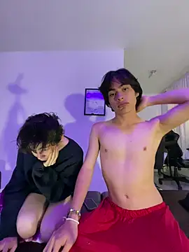 Snapshot of Ne0nn chatting on December 6, 1:40 am Ne0nn online show from December 6, 1:40 am