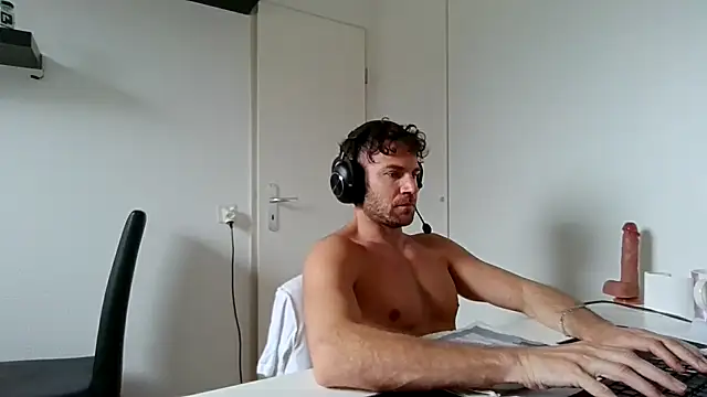 alpha-hunk online show from April 10, 12:10 pm