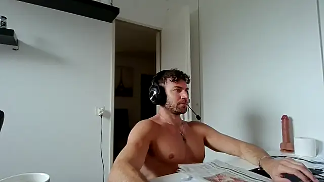 alpha-hunk online show from April 13, 11:37 am