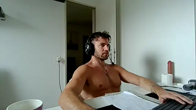 alpha-hunk online show from April 14, 11:49 am