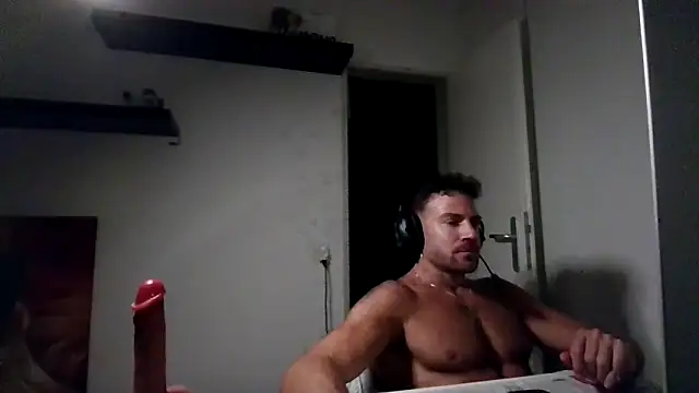 alpha-hunk online show from May 22, 9:31 pm