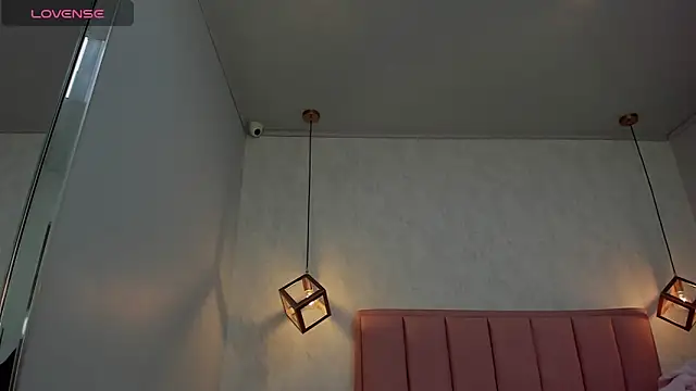 MAYROBERTSS online show from February 18, 12:06 pm