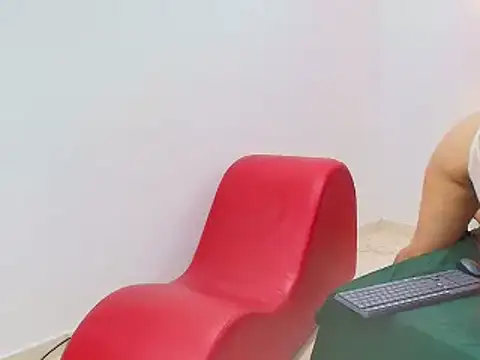 Snapshot of RominaKleiin chatting on January 29, 9:39 pm RominaKleiin online show from January 29, 9:39 pm