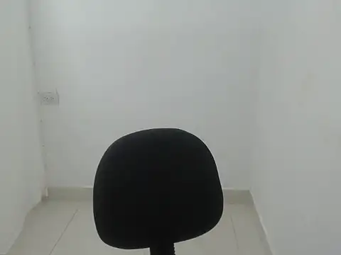 Snapshot of estefania224 chatting on February 15, 2:30 am estefania224 online show from February 15, 2:30 am