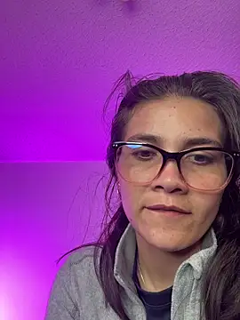 aurora divine online show from March 10, 10:15 pm