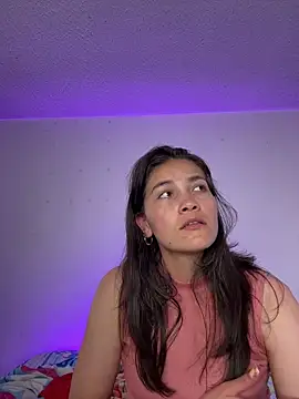 Snapshot of aurora_divine chatting on May 4, 6:59 pm aurora divine online show from May 4, 6:59 pm