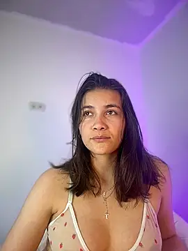 Snapshot of aurora_divine chatting on May 28, 9:01 pm aurora divine online show from May 28, 9:01 pm