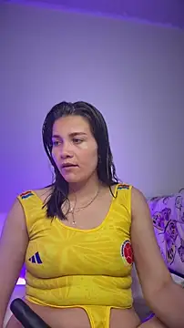 Snapshot of aurora_divine chatting on June 13, 8:40 pm aurora divine online show from June 13, 8:40 pm