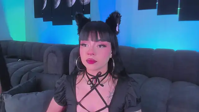 maddy walker online show from April 7, 12:16 pm