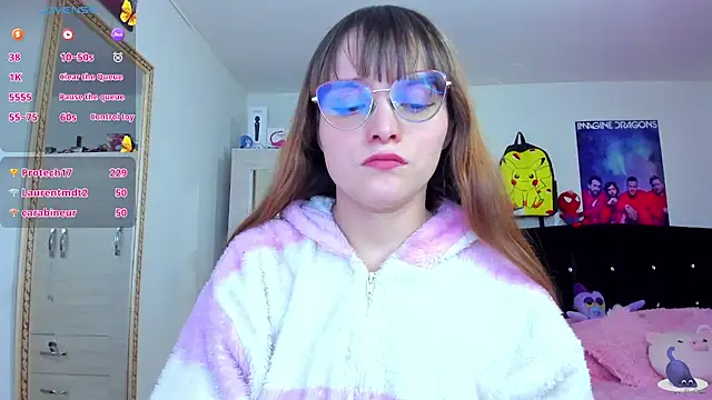 Snapshot of Lucyy-hess chatting on December 11, 11:10 pm Lucyy-hess online show from December 11, 11:10 pm