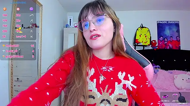 Snapshot of Lucyy-hess chatting on December 12, 10:20 pm Lucyy-hess online show from December 12, 10:20 pm