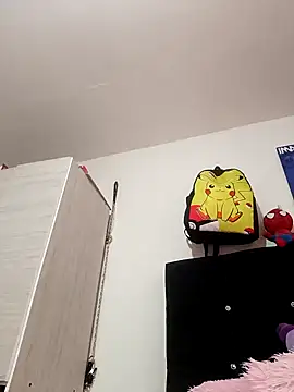 Snapshot of Lucyy-hess chatting on December 17, 5:26 pm Lucyy-hess online show from December 17, 5:26 pm