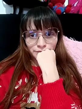 Snapshot of Lucyy-hess chatting on December 18, 3:37 am Lucyy-hess online show from December 18, 3:37 am