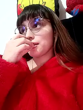 Snapshot of Lucyy-hess chatting on January 8, 1:11 am Lucyy-hess online show from January 8, 1:11 am