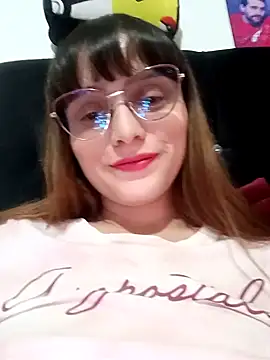 Snapshot of Lucyy-hess chatting on February 4, 9:41 pm Lucyy-hess online show from February 4, 9:41 pm