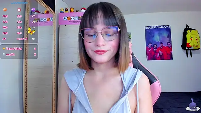 Snapshot of Lucyy-hess chatting on September 17, 8:10 pm Lucyy-hess online show from September 17, 8:10 pm