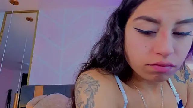 Snapshot of MadyJackson chatting on February 17, 11:50 am MadyJackson online show from February 17, 11:50 am