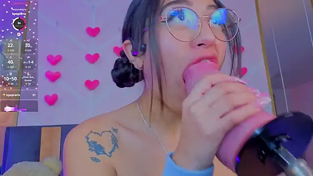 Snapshot of MadyJackson chatting on February 18, 11:50 am MadyJackson online show from February 18, 11:50 am