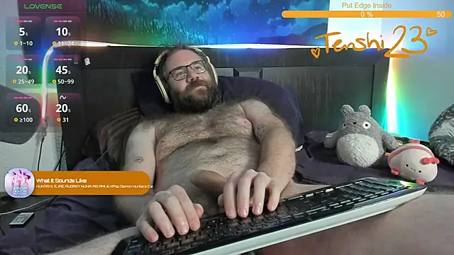 Snapshot of tenshi23strip chatting on October 5, 3:10 pm tenshi23strip online show from October 5, 3:10 pm