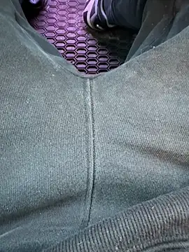 Snapshot of bigbeast19393 chatting on January 12, 1:05 pm bigbeast19393 online show from January 12, 1:05 pm