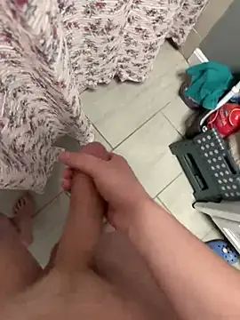 Snapshot of bigbeast19393 chatting on February 16, 11:50 am bigbeast19393 online show from February 16, 11:50 am