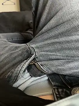 Snapshot of bigbeast19393 chatting on February 26, 5:56 pm bigbeast19393 online show from February 26, 5:56 pm