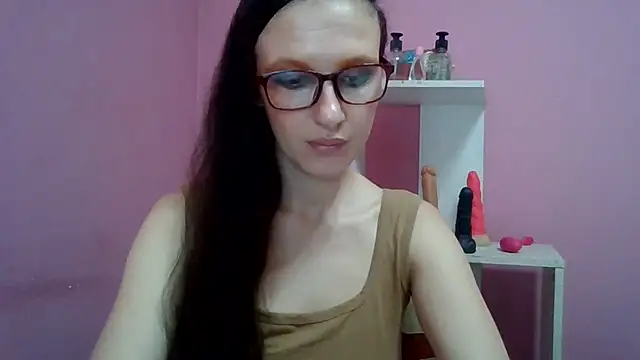 Snapshot of LolaBoobs chatting on June 20, 1:25 pm LolaBoobs online show from June 20, 1:25 pm