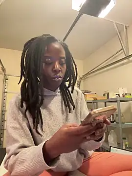 Snapshot of choclatepeaach chatting on November 10, 10:42 pm choclatepeaach online show from November 10, 10:42 pm