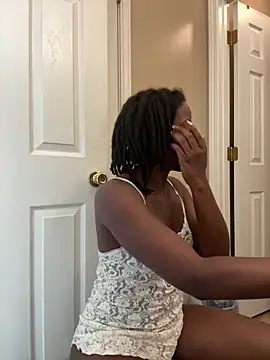 choclatepeaach online show from April 12, 1:27 pm