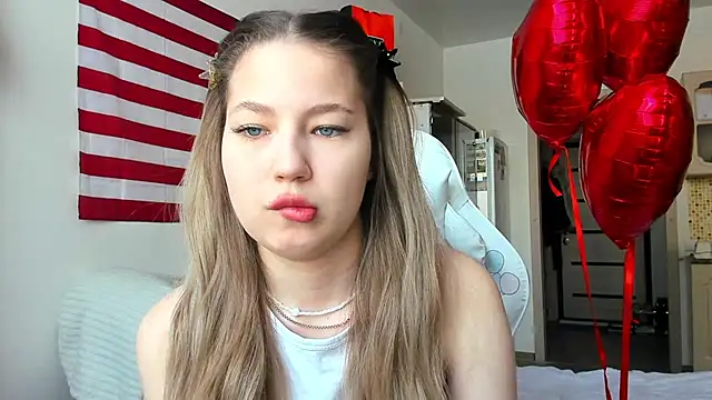 Snapshot of StefaTaylor chatting on February 17, 9:35 am StefaTaylor online show from February 17, 9:35 am