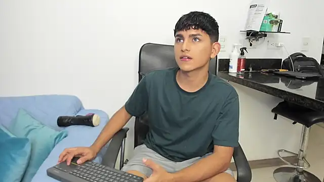 Lyam ap online show from February 6, 6:08 am