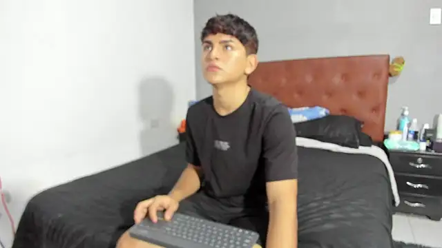 Lyam ap online show from March 18, 8:37 pm