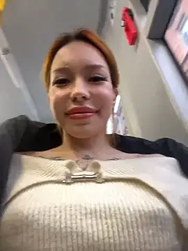 Snapshot of babydolll chatting on December 8, 9:24 am babydolll online show from December 8, 9:24 am