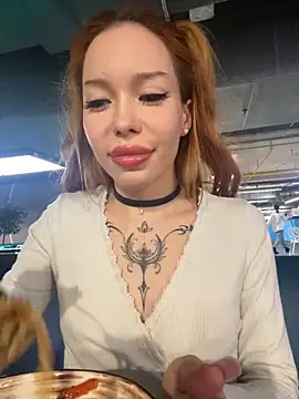 Snapshot of babydolll chatting on March 16, 7:06 pm babydolll online show from March 16, 7:06 pm