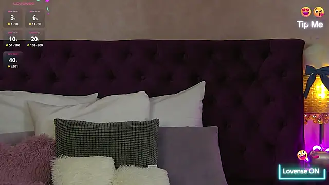 Snapshot of MazeSin chatting on February 3, 12:15 am MazeSin online show from February 3, 12:15 am