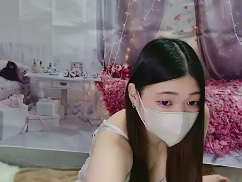 Snapshot of -REIREI- chatting on December 9, 5:08 pm -REIREI- online show from December 9, 5:08 pm