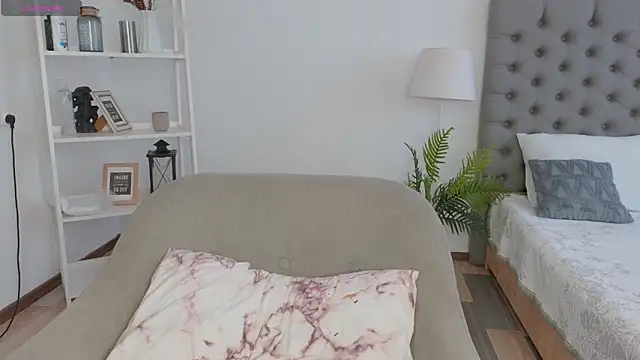 Snapshot of CooperAllana chatting on January 12, 8:08 am CooperAllana online show from January 12, 8:08 am