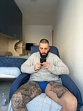 Snapshot of Gioeltoro89 chatting on February 25, 3:21 pm Gioeltoro89 online show from February 25, 3:21 pm