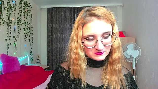 Miss Elsa  online show from December 2, 9:02 am
