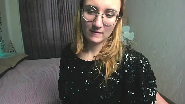 Miss Elsa  online show from December 4, 6:00 am