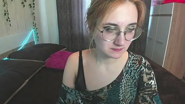 Miss Elsa  online show from January 15, 7:15 am