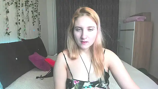 Miss Elsa  online show from February 11, 2:35 am