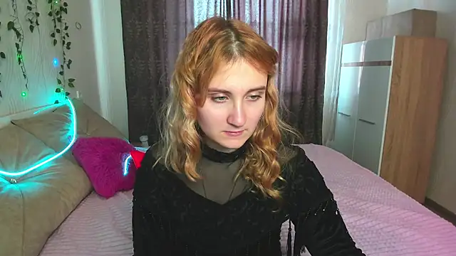 Miss Elsa  online show from February 19, 7:28 am