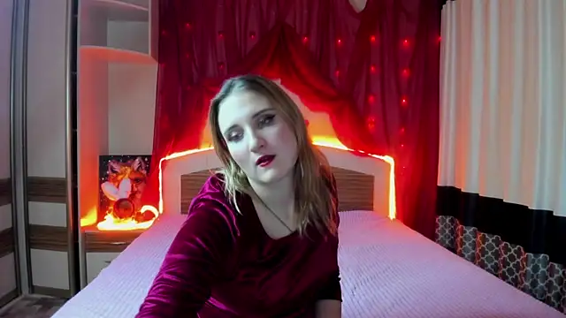 Miss Elsa  online show from December 14, 4:45 pm