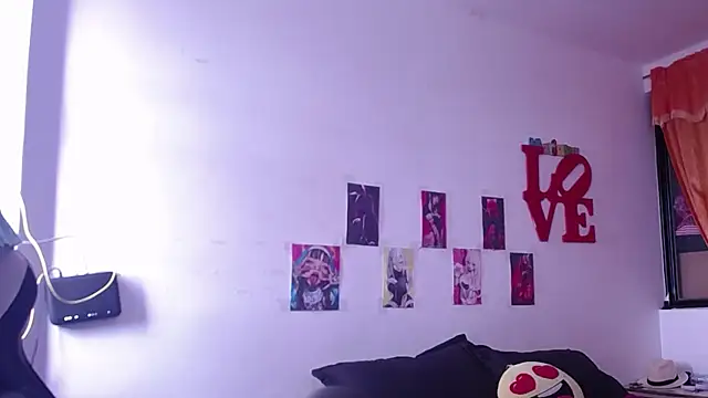 Snapshot of gigiqueen_18 chatting on October 21, 3:46 pm gigiqueen 18 online show from October 21, 3:46 pm