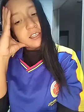 Snapshot of cami_victoria chatting on June 16, 7:05 pm cami victoria online show from June 16, 7:05 pm