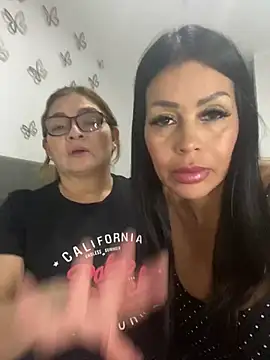 AntonellaAlondra4 online show from January 1, 10:46 pm