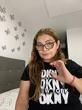 AntonellaAlondra4 online show from January 5, 9:25 pm